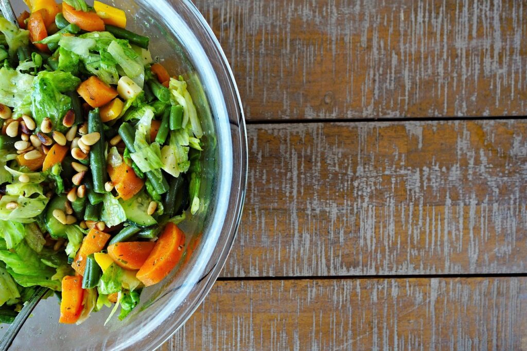 leafy greens and pumpkin seed salad