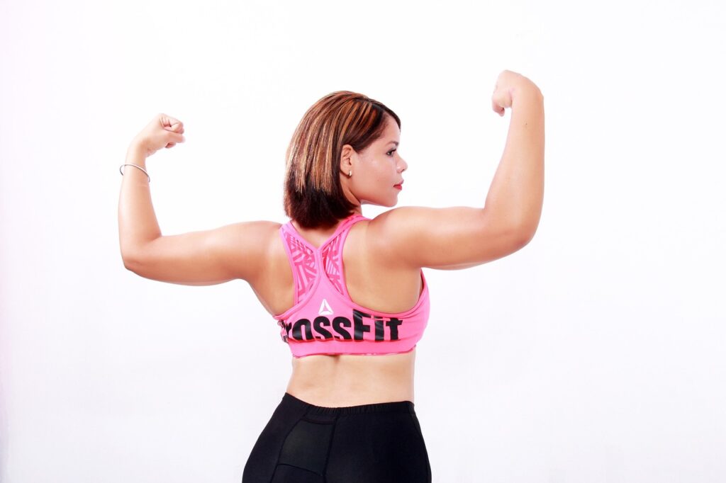 women_flexing_muscles