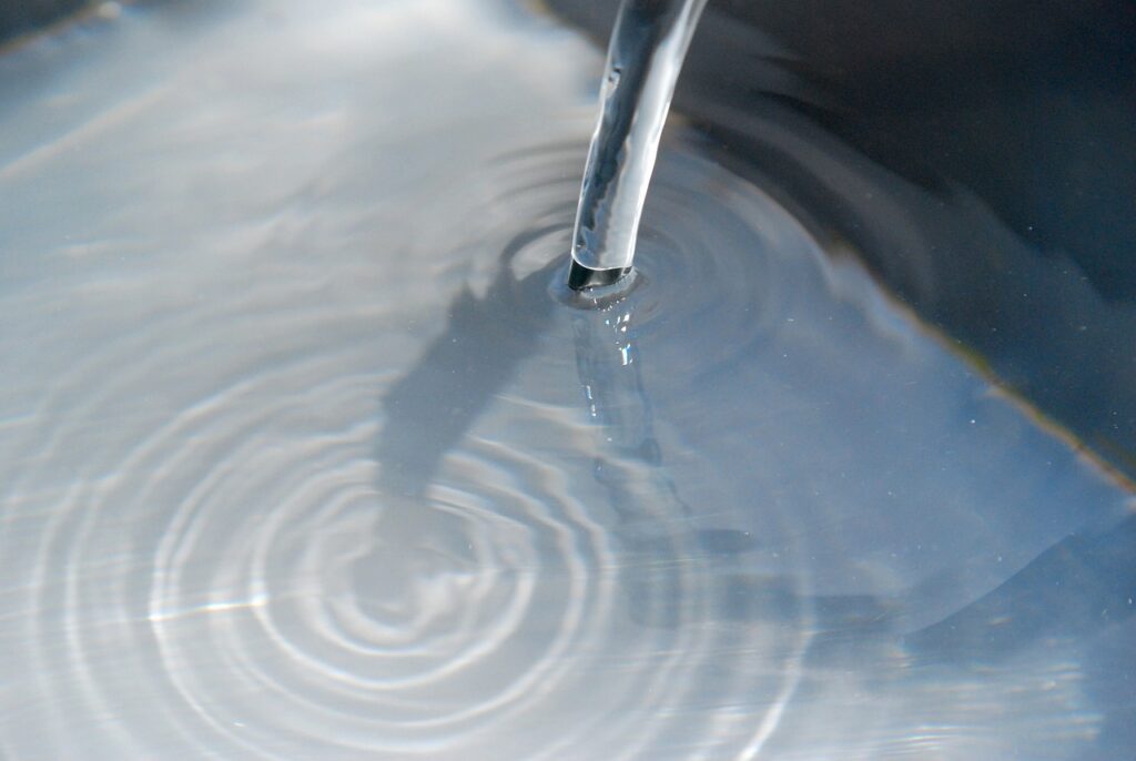 fresh_water_being_poured