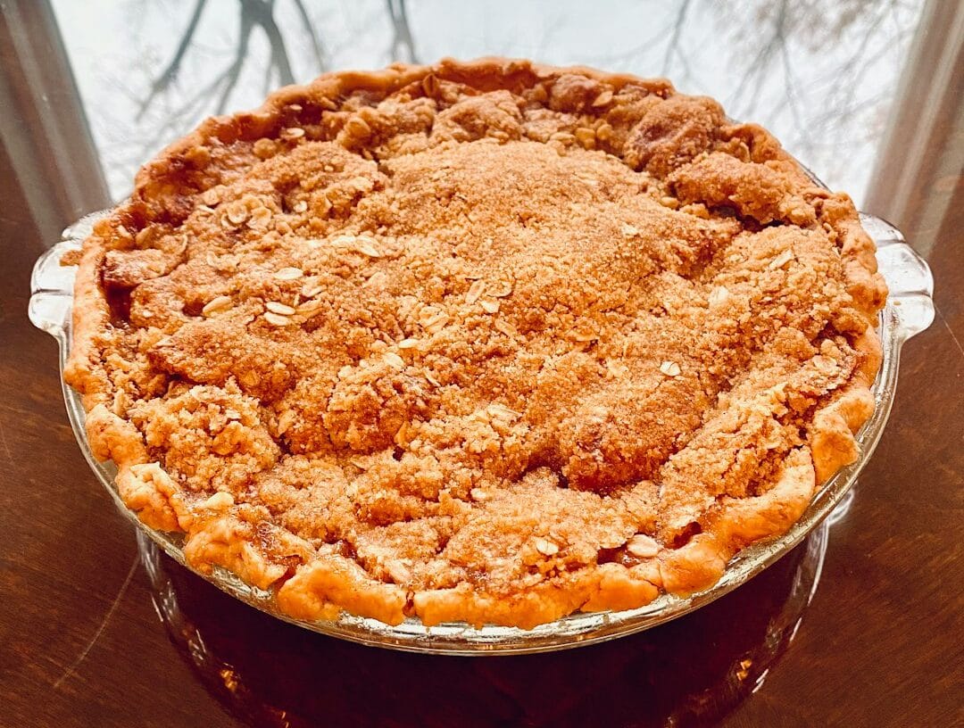 apple_crips_pie_on_countertop
